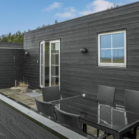 2 Bedroom Beautiful In Vaeggerlose
