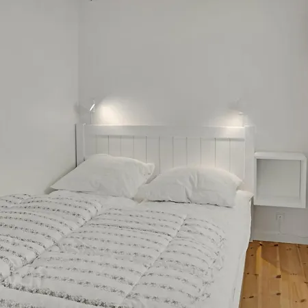 2 Bedroom Beautiful In Vaeggerlose Apartment