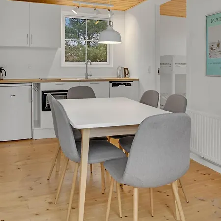 2 Bedroom Beautiful In Vaeggerlose Apartment *